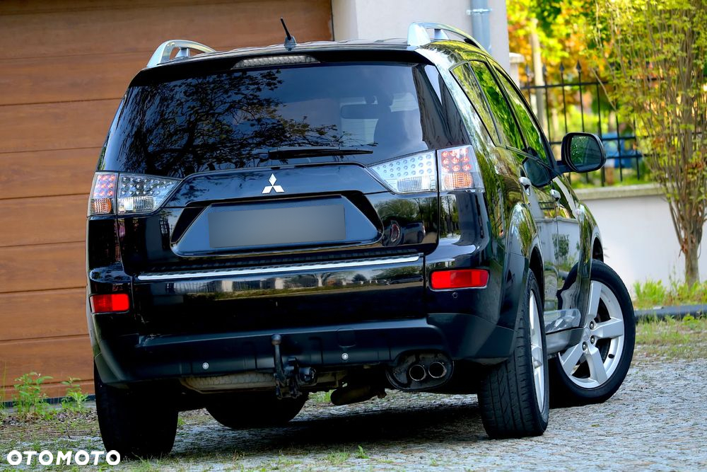 Mitsubishi Outlander 2.2 DID Intense + - 32