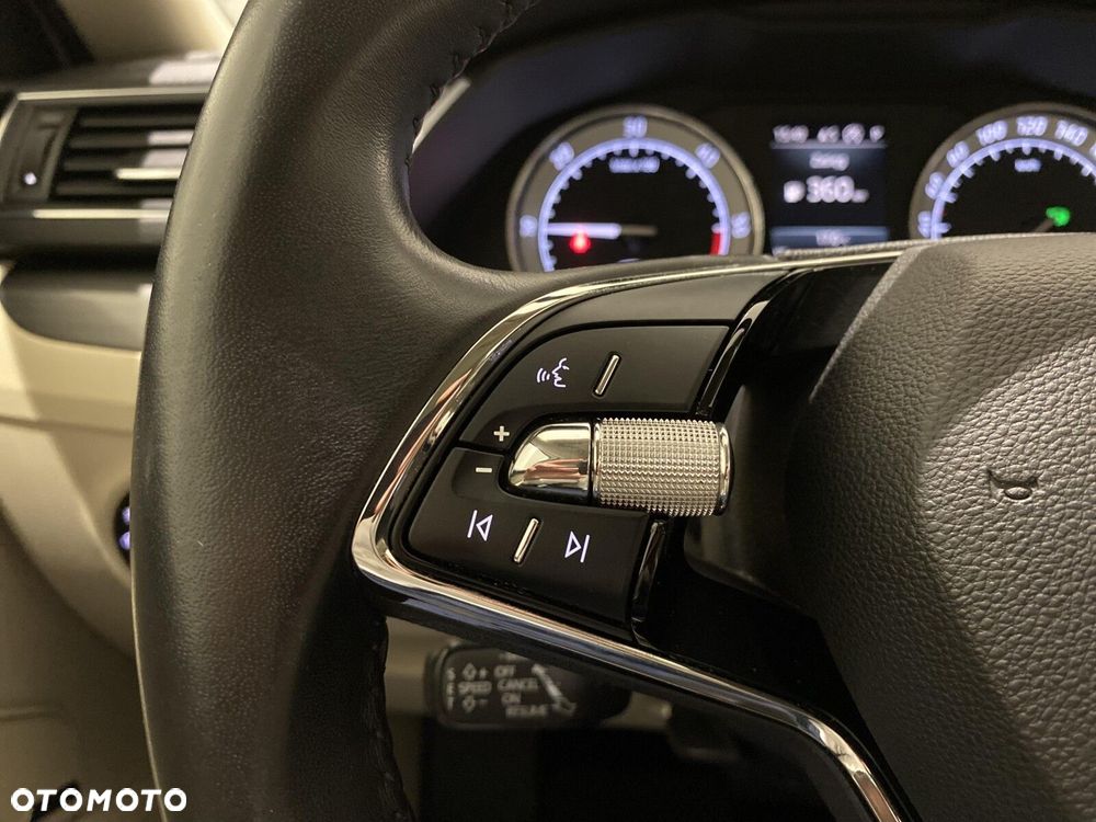 Skoda Superb 2.0 TDI SCR 4x4 Style DSG - 25