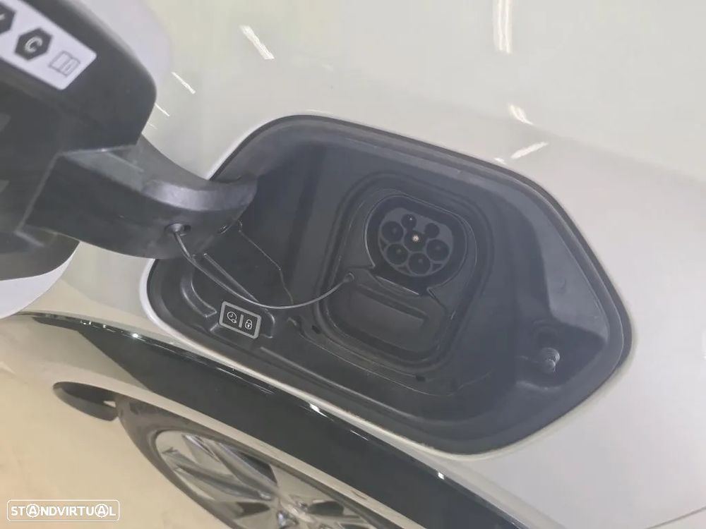 Peugeot e-208 50 kWh Allure - 11