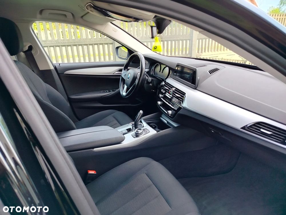 BMW Seria 5 520d xDrive Sport - 12