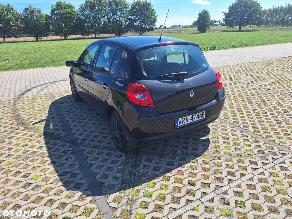 Renault Clio - 2