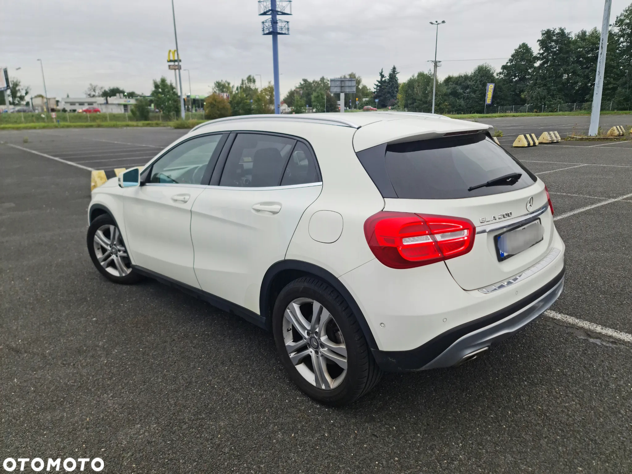 Mercedes-Benz GLA - 6