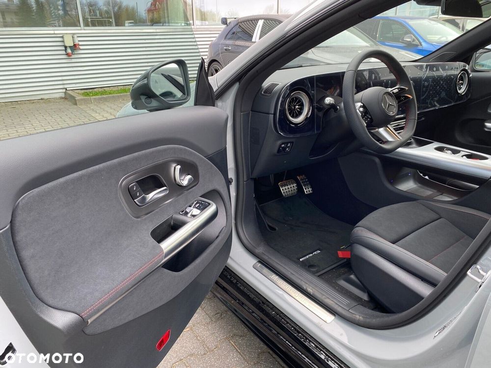 Mercedes-Benz CLA - 8