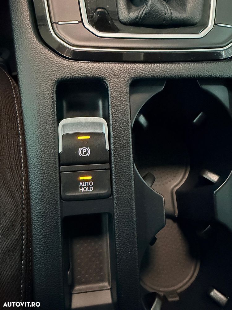 Volkswagen Passat 2.0 TDI DSG Comfortline - 23