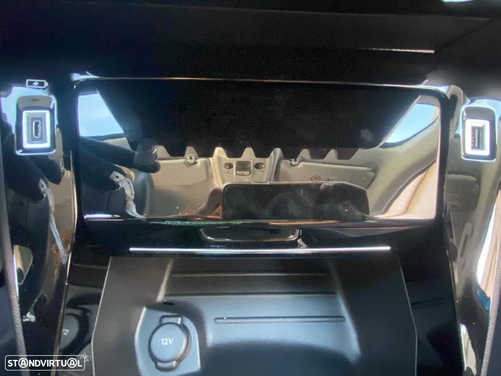 Peugeot 208 - 14