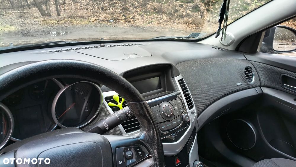 Chevrolet Cruze 1.8 LT - 23