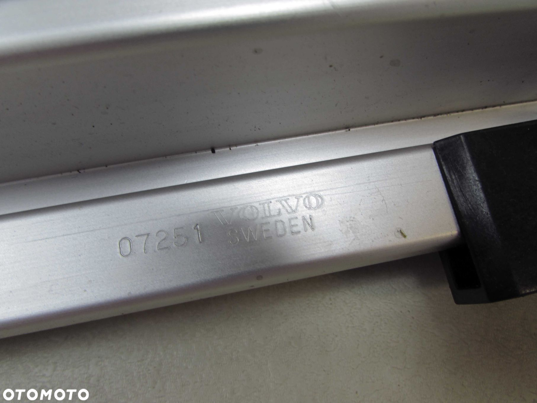 VOLVO V70 III XC70 06-13 SZYNY PROWADNICE BAGAZNIKA LEWY PRAWY TYL - 11