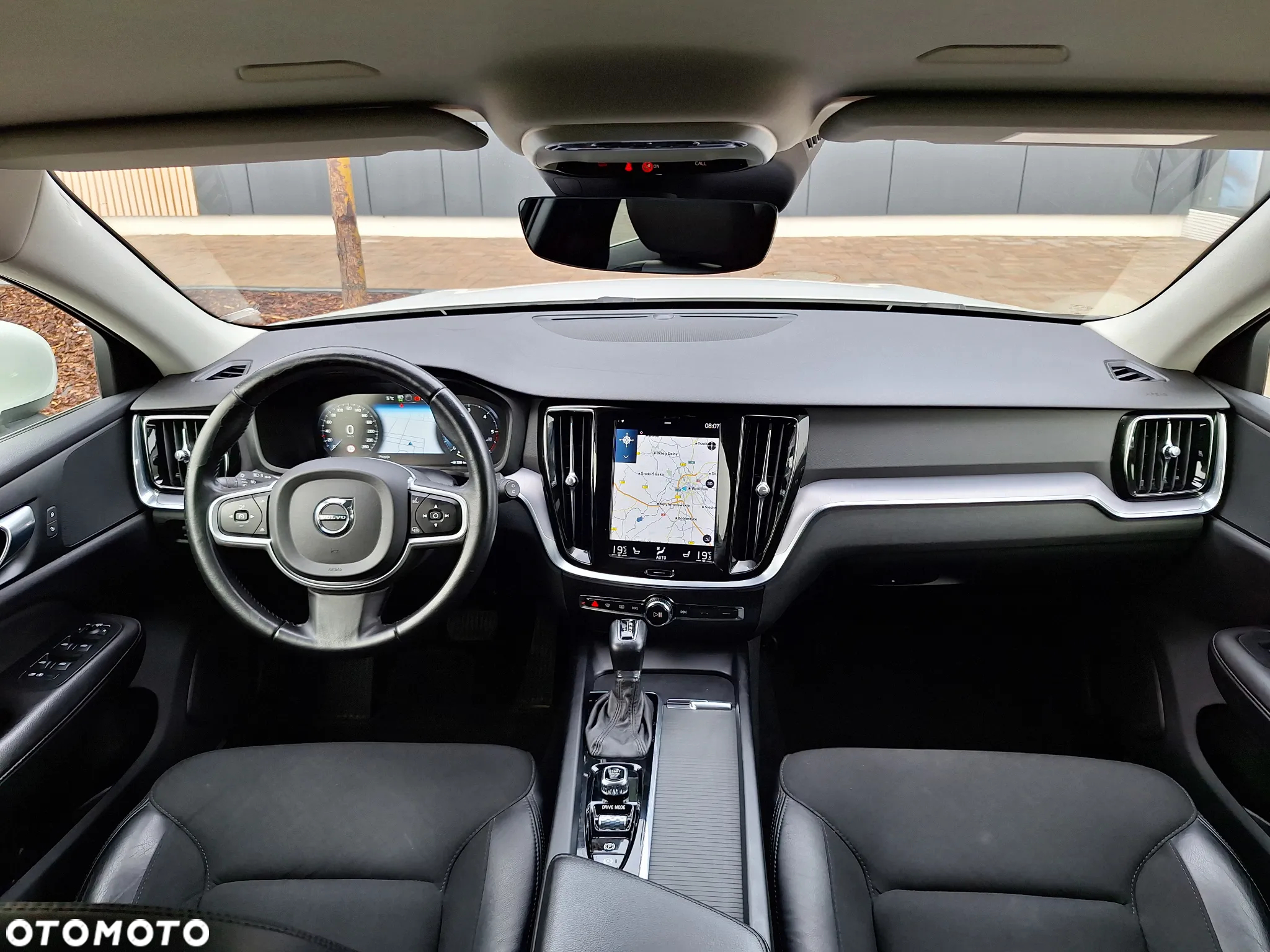Volvo V60 D4 Momentum Pro - 39