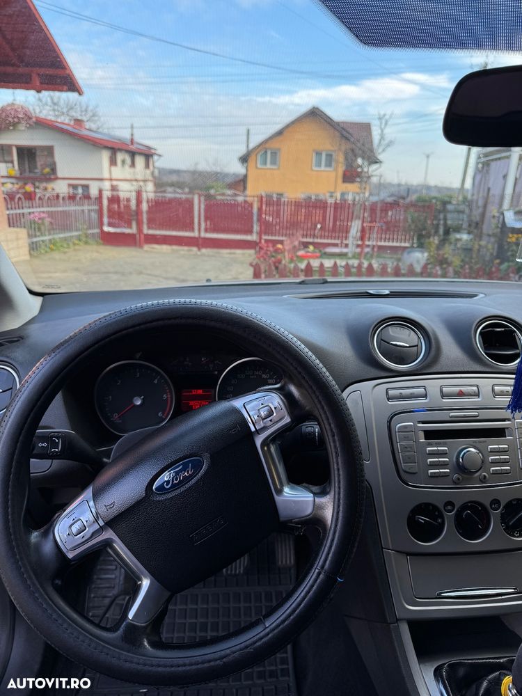 Ford Mondeo 2.0 TDCi Ghia - 5