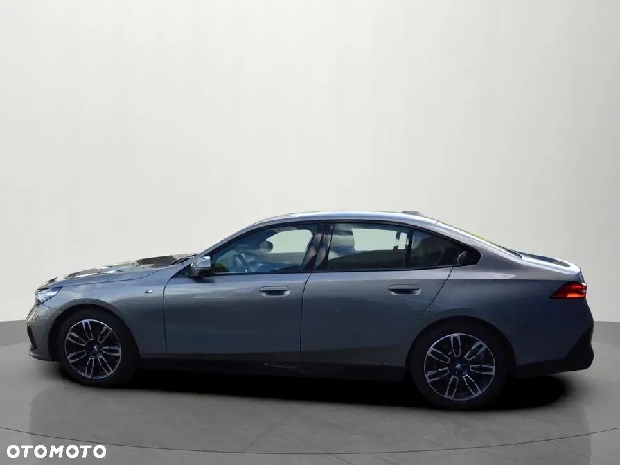 BMW Seria 5 520d xDrive - 18
