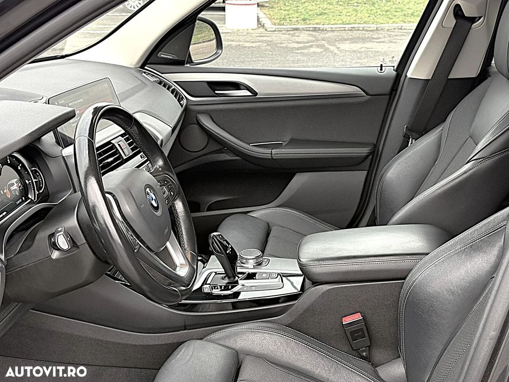 BMW X3 xDrive20d AT xLine - 25