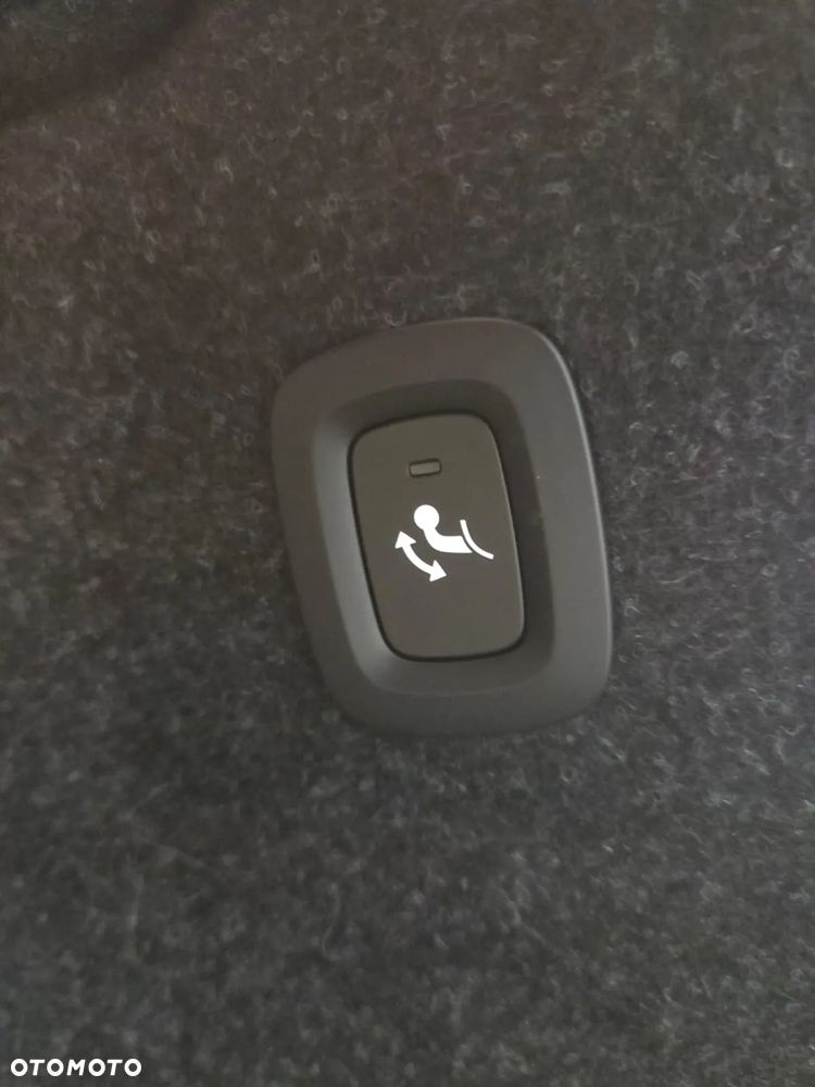 Volvo XC 40 B4 Plus Black Edition - 35