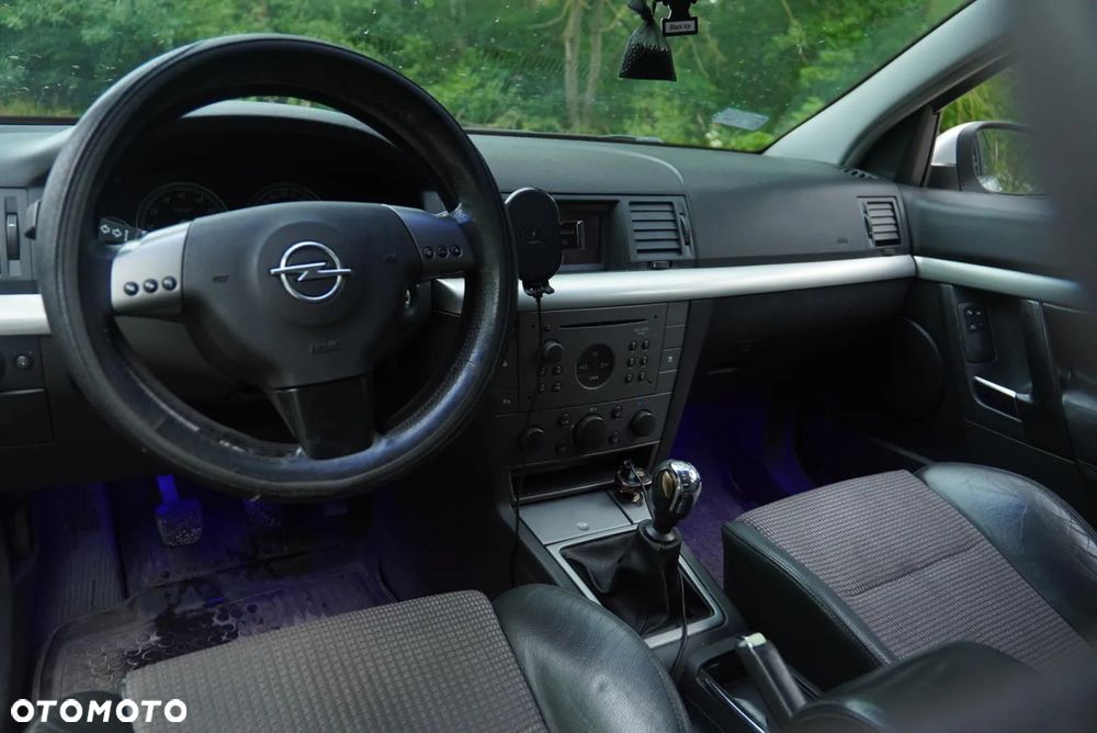 Opel Vectra GTS 2.2 - 8