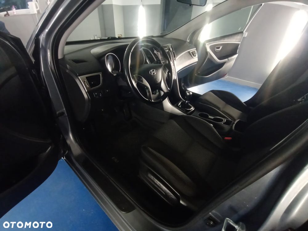 Hyundai i30 - 23