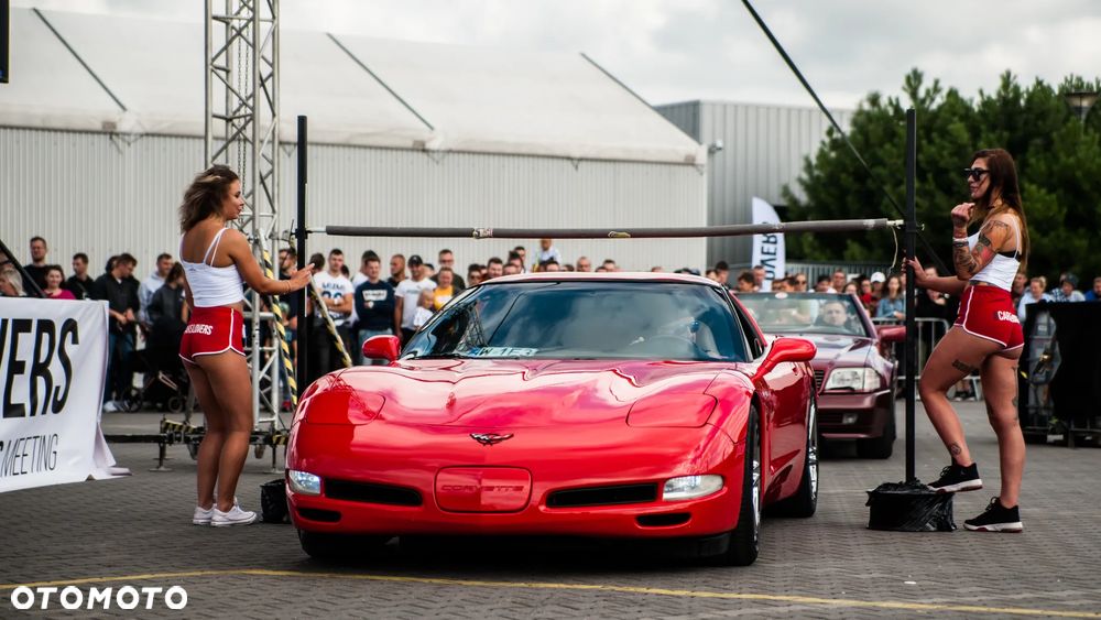 Chevrolet Corvette - 39