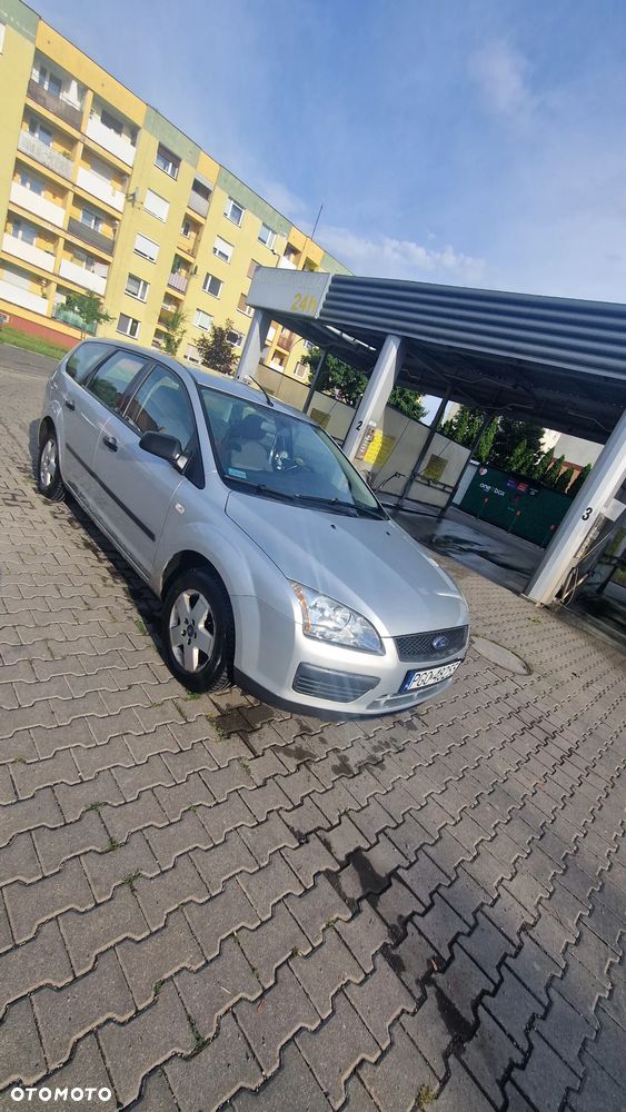 Ford Focus 1.6 Ghia - 1