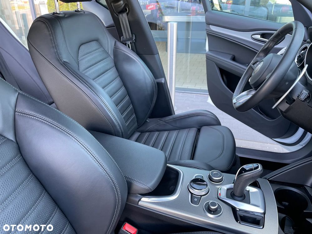 Alfa Romeo Stelvio 2.0 Turbo Veloce Q4 - 18