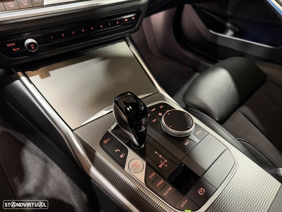 BMW 330 e Pack Desportivo M Auto - 16