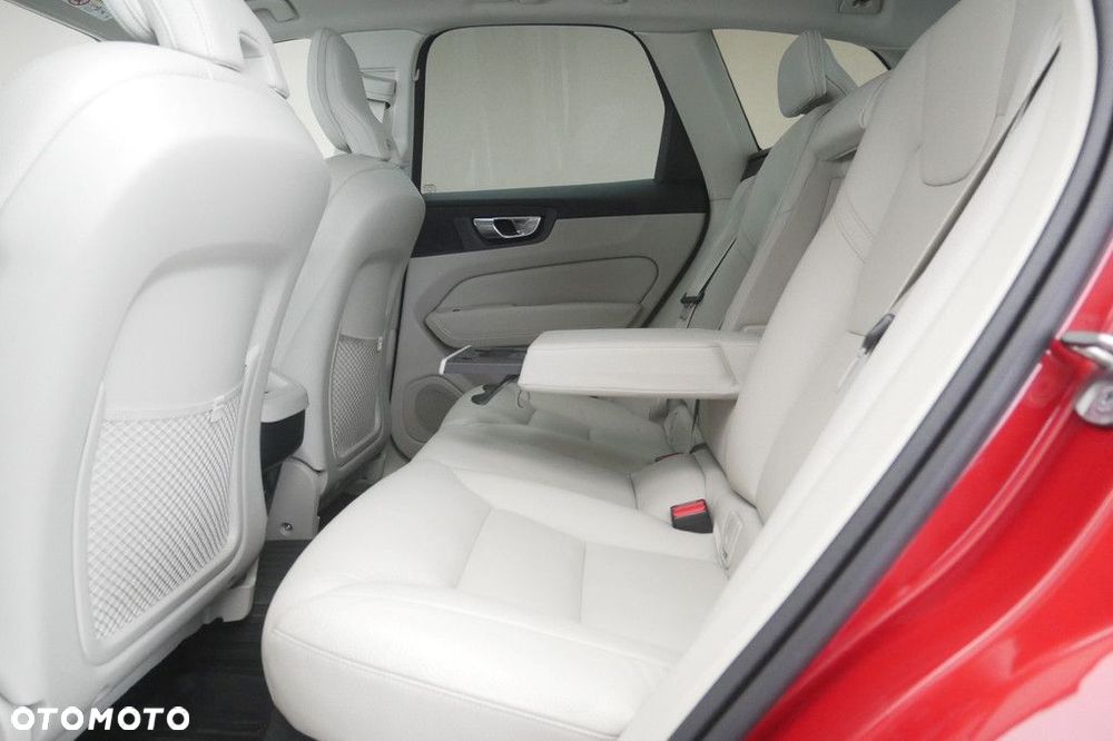 Volvo XC 60 B5 B AWD Plus Bright - 15