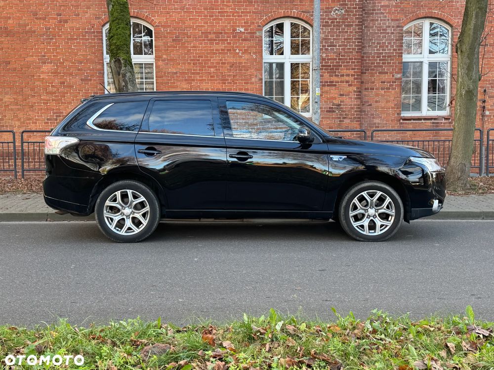 Mitsubishi Outlander 2.0 4WD Plus - 7