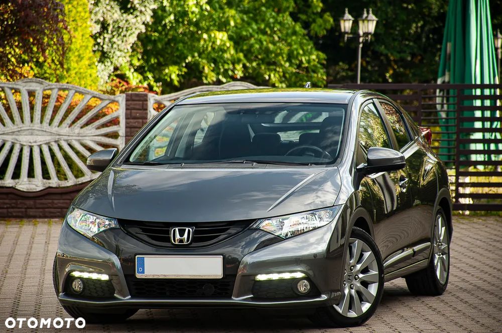 Honda Civic 1.8 i-VTEC Automatik Executive Black Edition - 1