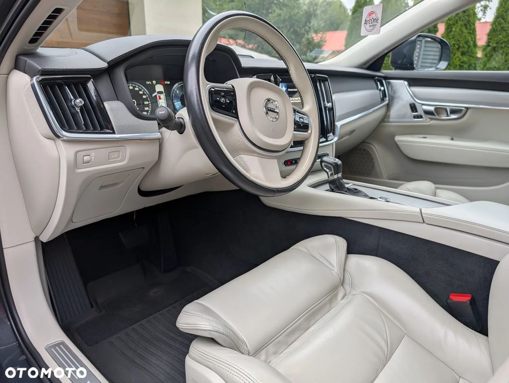 Volvo V90 Cross Country - 14