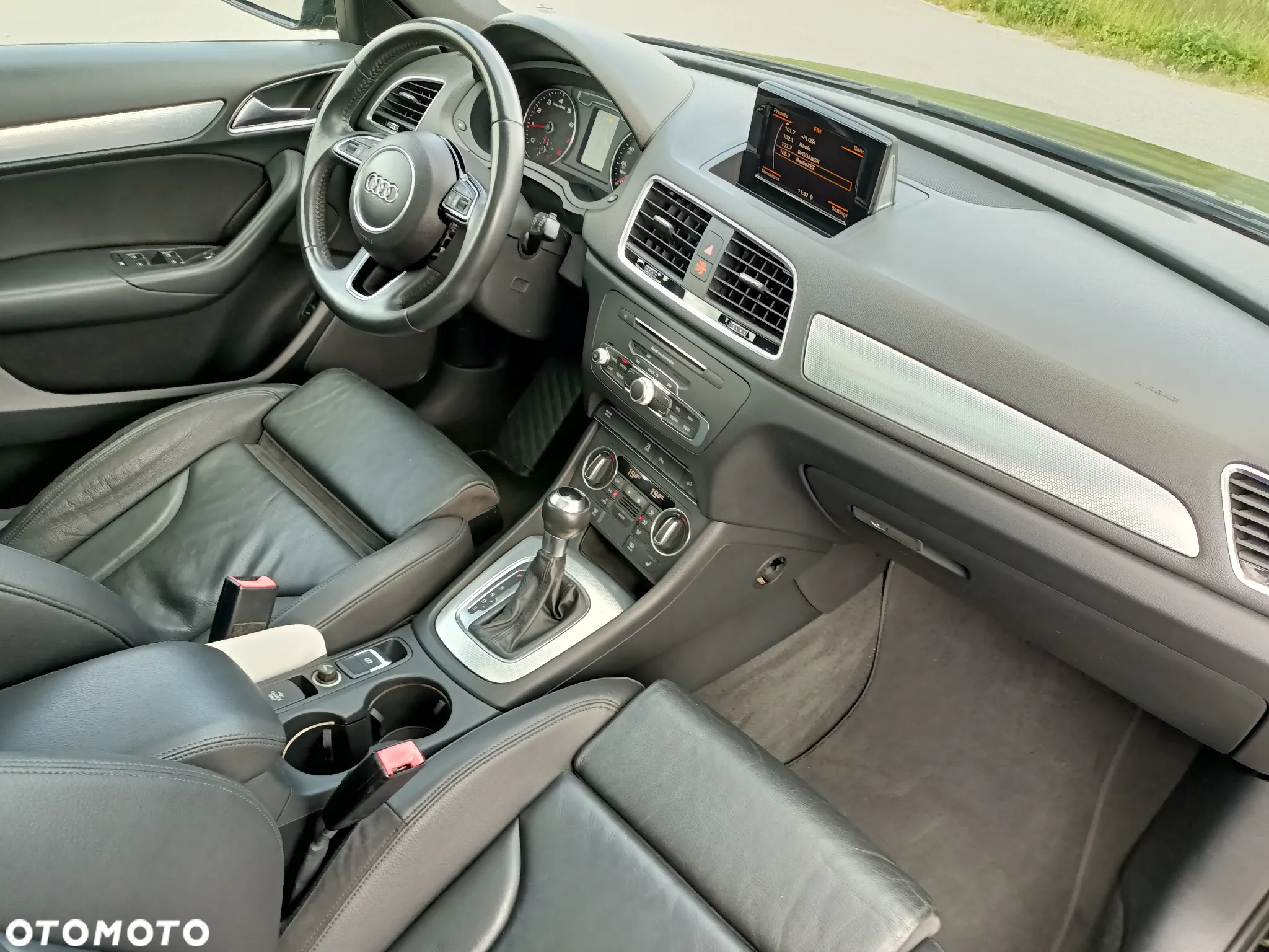 Audi Q3 2.0 TFSI quattro S tronic - 25