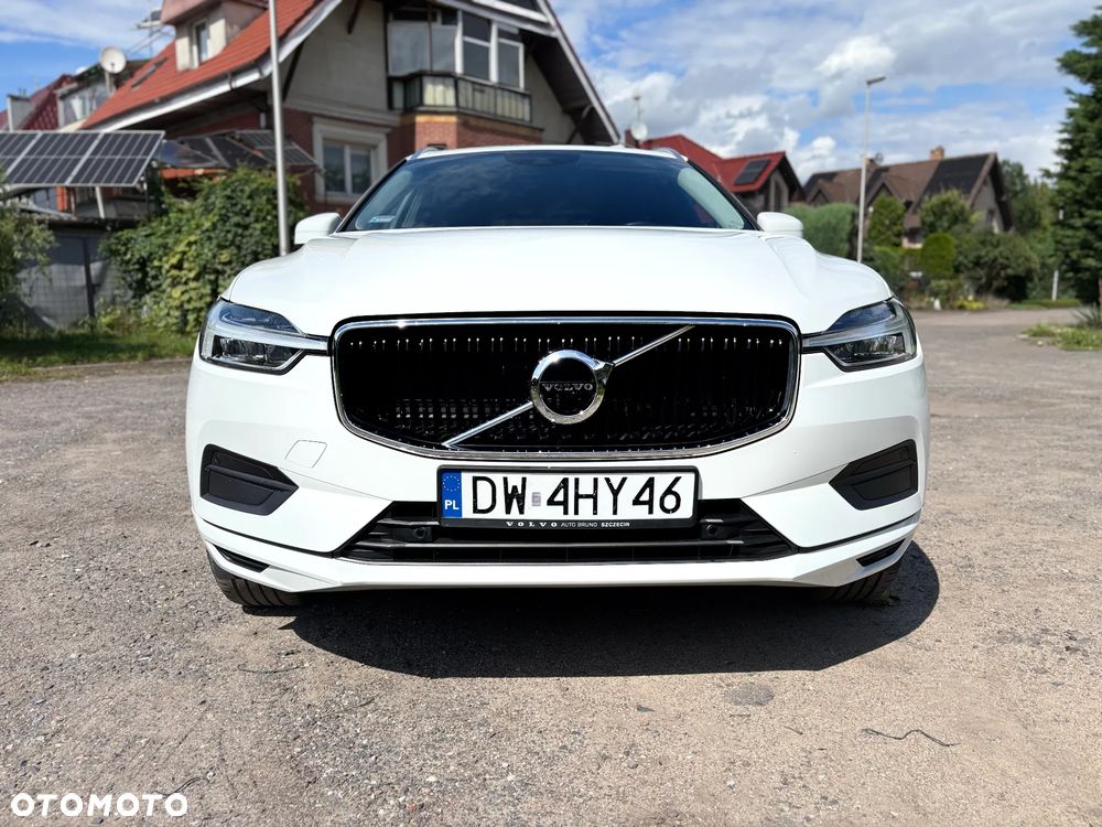 Volvo XC 60 T4 Momentum - 1