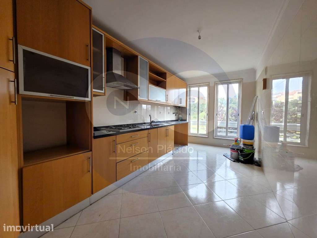 T3 Arrendamento, Cozinha semi-equipada, Suite com Varanda, Garagem,... - Grande imagem: 4/33