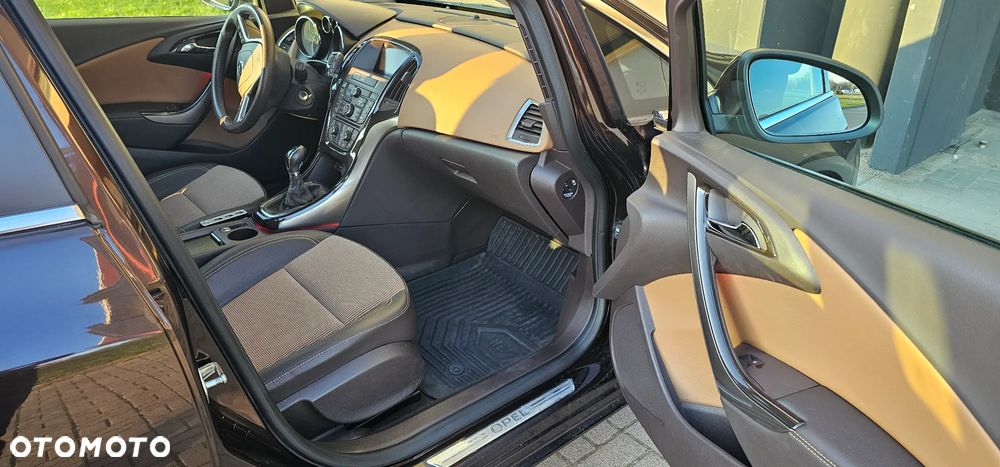 Opel Astra 1.4 T Cosmo EU6 - 23