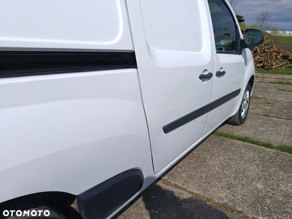 Renault Kangoo wersja MAXI LONG 1.5 diesel 110kM 2017 rok Bogate wyposażenie- WEBASTO, navigacja NISKI PRZEBIEG-142 tyś. SPRAWNY 100% ZAREJESTROWANY!! - 20