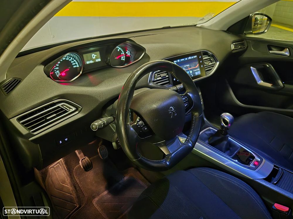 Peugeot 308 SW e-HDi 115 Stop & Start Allure - 24