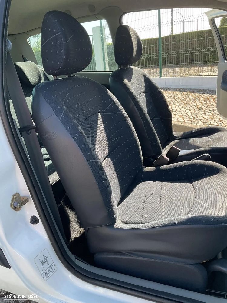 Renault Clio 1.5 dCi Confort Dynamique - 25