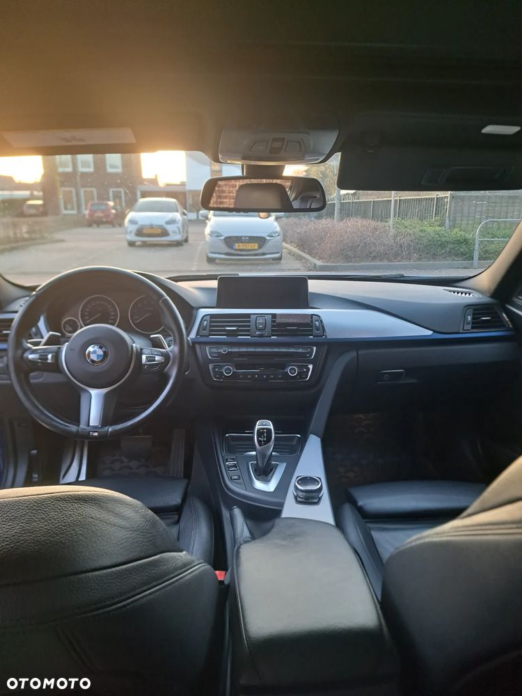 BMW Seria 3 335i xDrive Sport-Aut Sport Line - 9