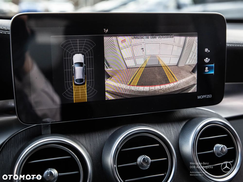 Mercedes-Benz GLC 300 de 4-Matic Business Edition - 11