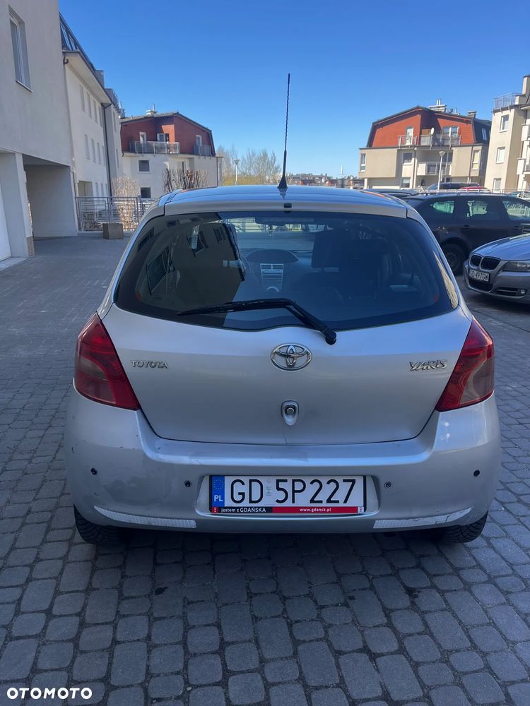 Toyota Yaris 1.3 Terra - 5