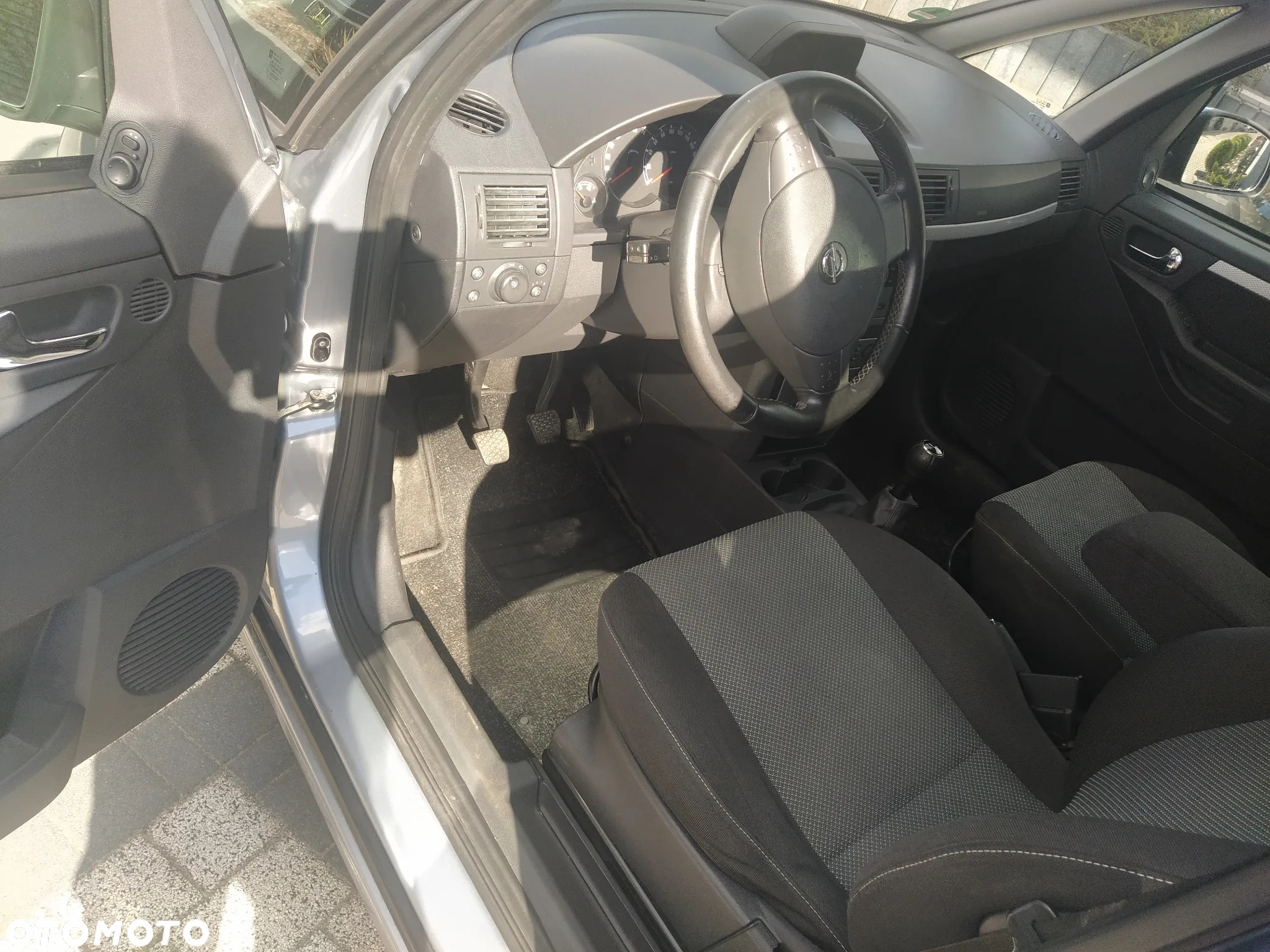 Opel Meriva 1.6 16V Easytronic (Essentia) - 9
