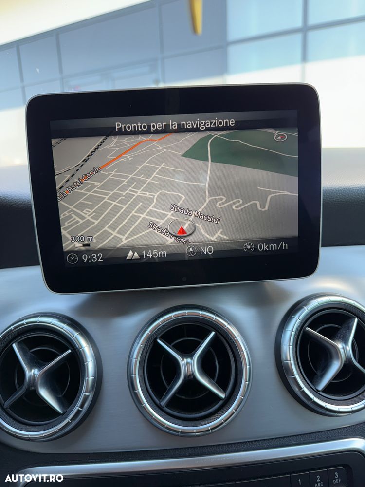 Mercedes-Benz CLA 200 d Shooting Brake 4Matic 7G-DCT AMG Line - 11
