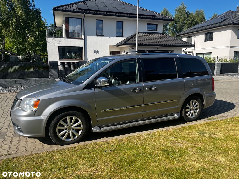 Chrysler Town and Country