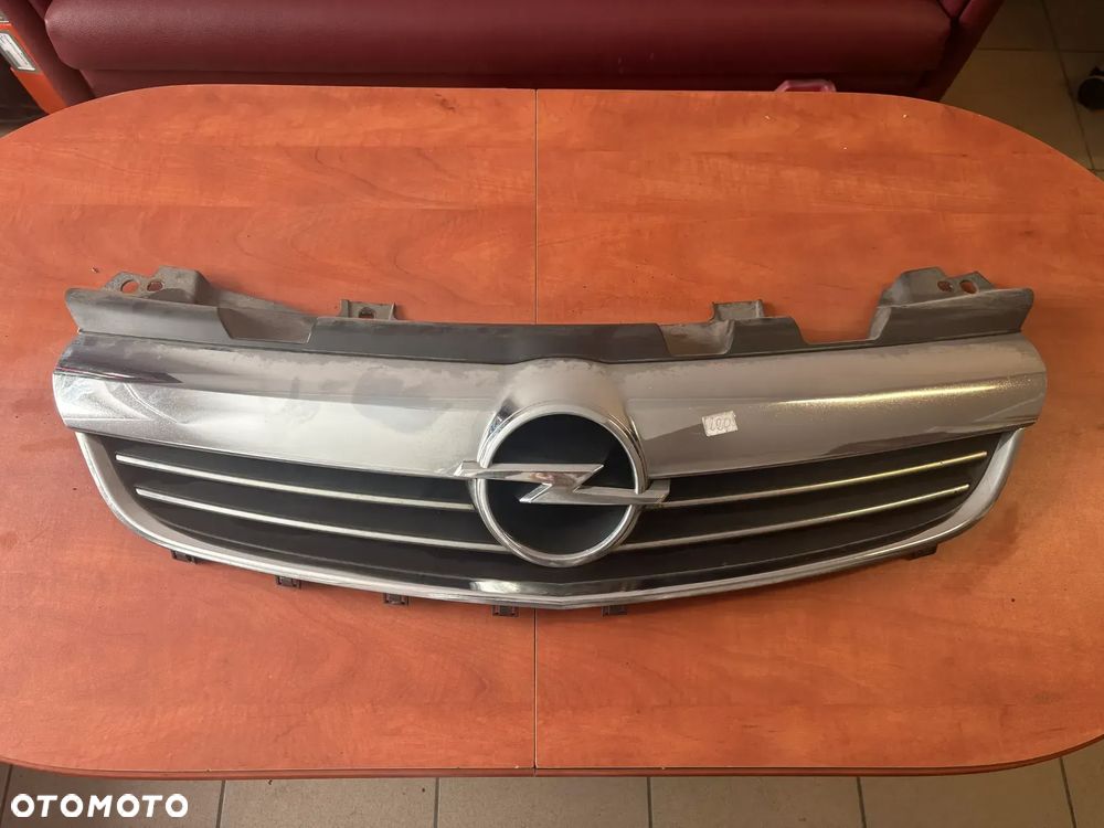 OPEL ZAFIRA B LIFT ATRAPA GRILL ZDERZAKA PRZÓD 13247331 - 1