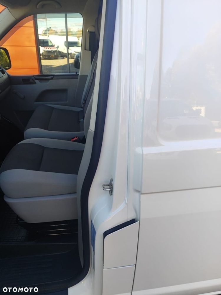 Volkswagen Transporter - 12