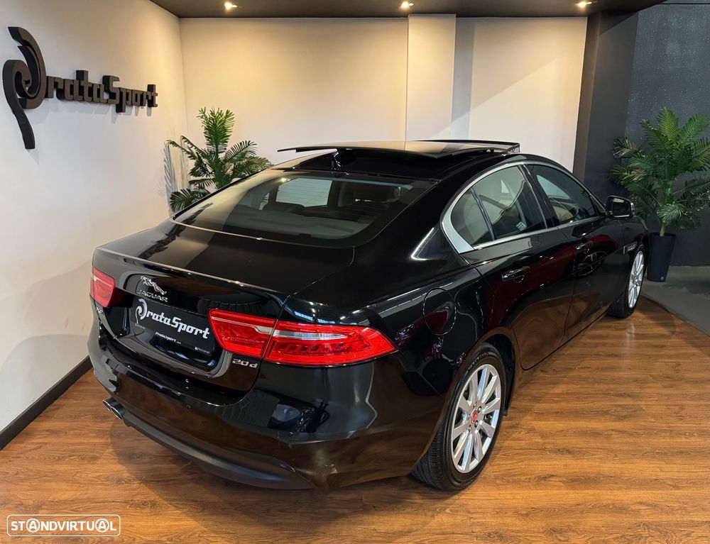 Jaguar XE 2.0 D R-Dynamic HSE - 41