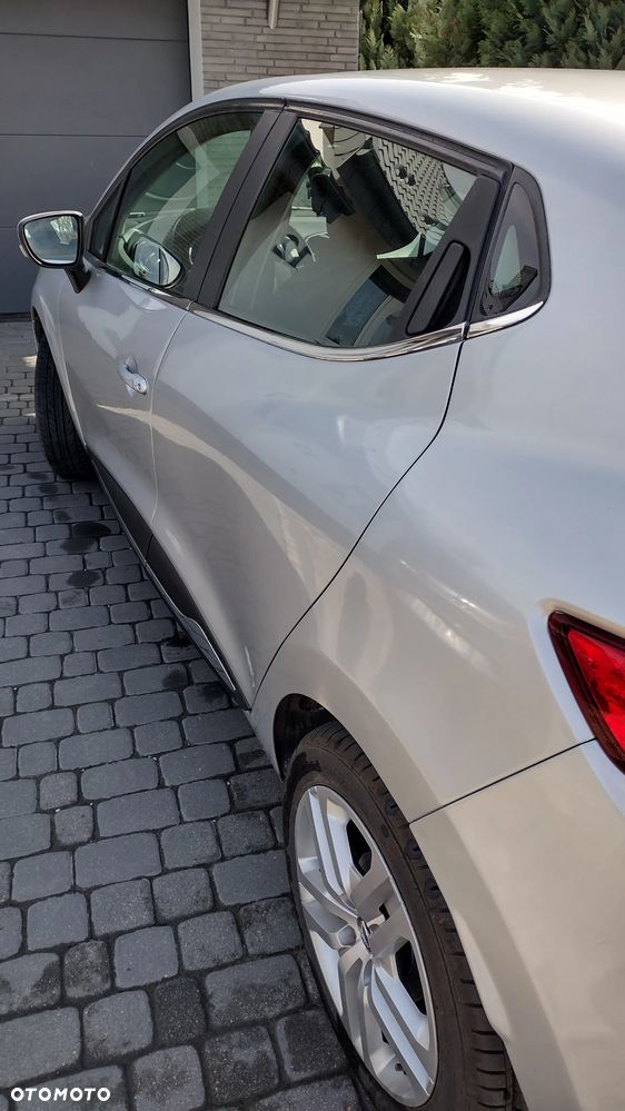 Renault Clio 1.2 16V 75 Life - 17