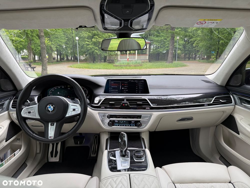BMW Seria 7 750Li xDrive sport - 33
