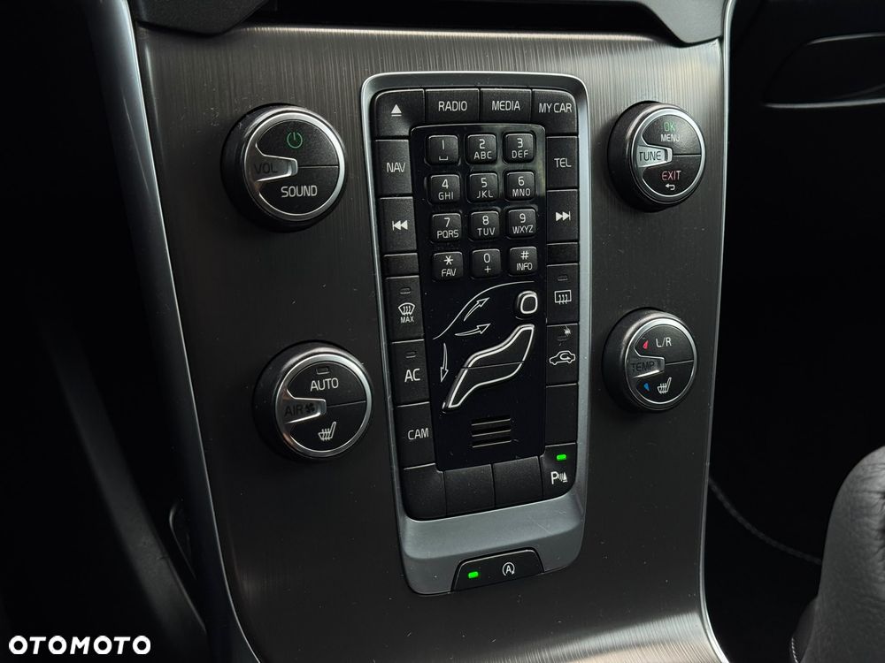 Volvo V40 D3 Summum - 29