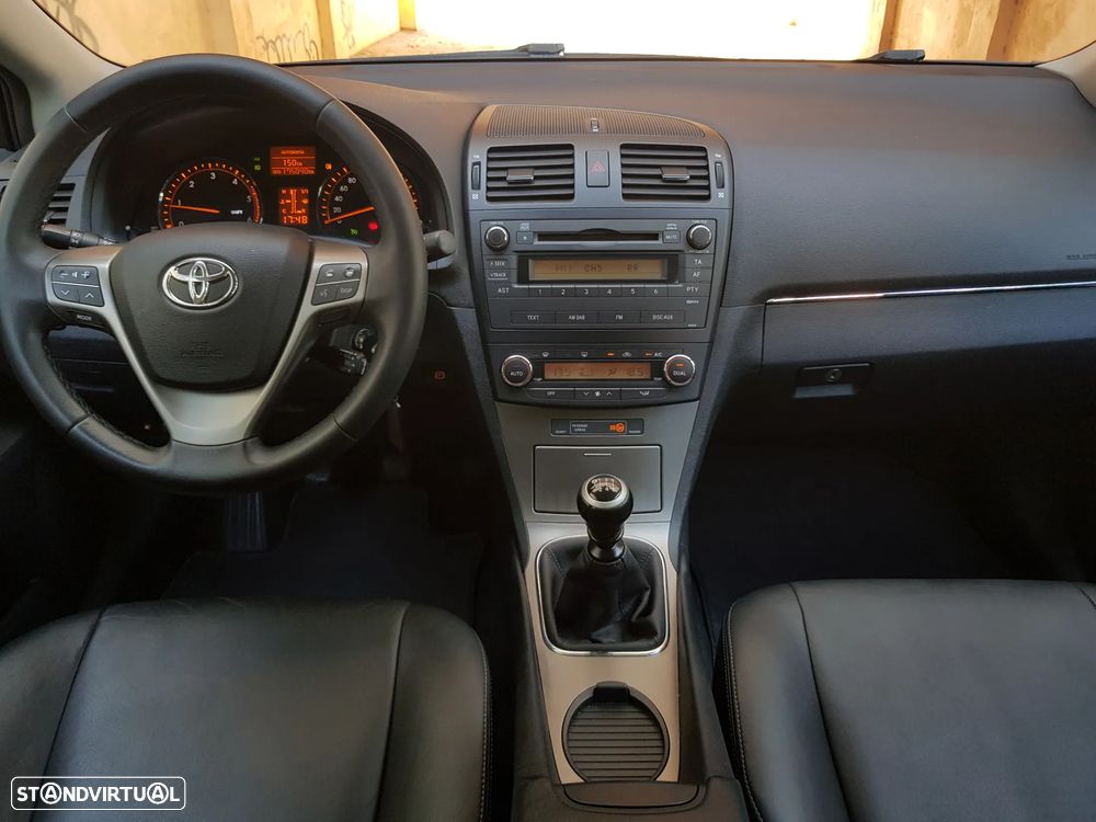 Toyota Avensis SW 2.0 D-4D Exclusive - 13