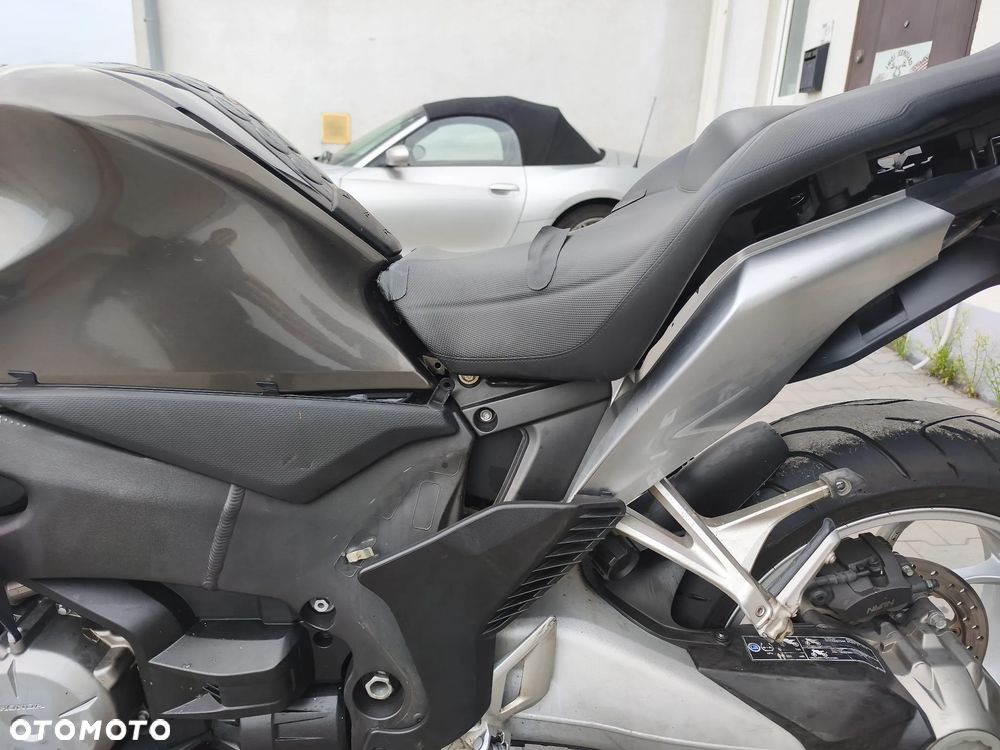 Honda VFR - 11