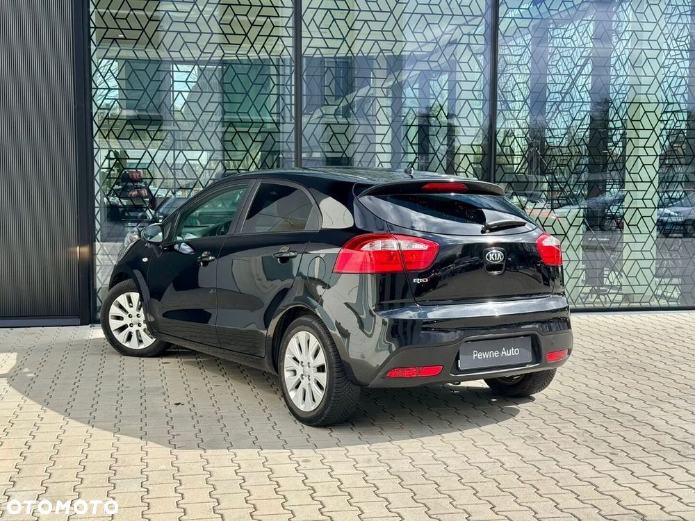 Kia Rio 1.4 M - 10