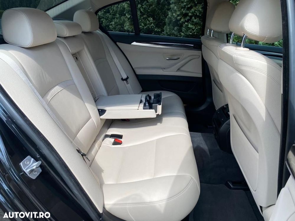BMW Seria 5 525d xDrive - 28