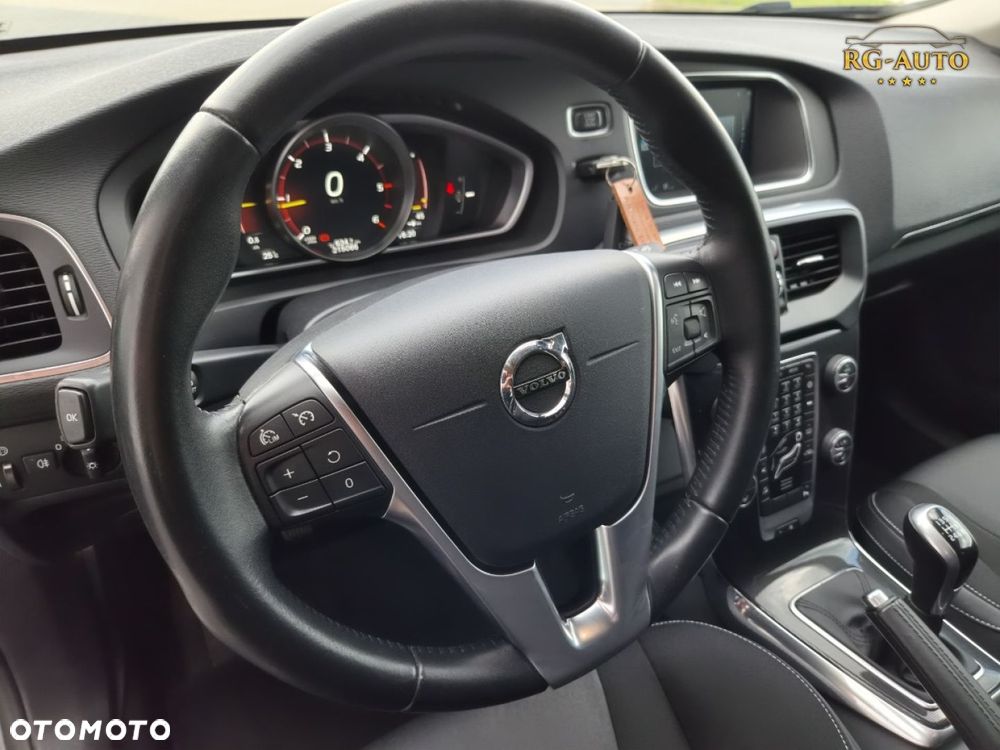 Volvo V40 - 24